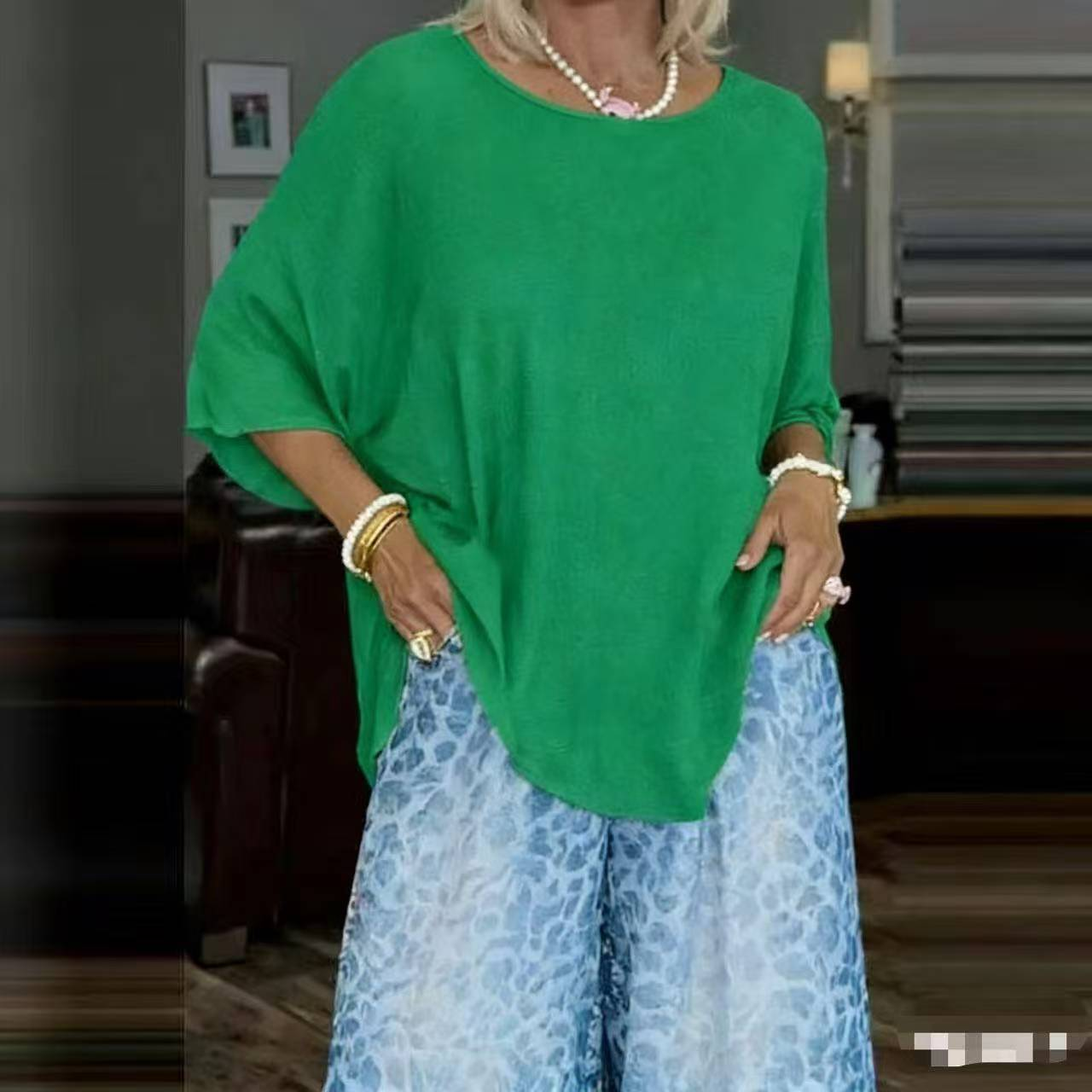 Womens Round Neck Solid Color Top+ Leopard Print Jeans Casual Set